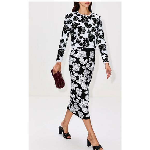 Carolina Herrera Cropped Knit Cardigan in White Black XS - Picture 4 of 4